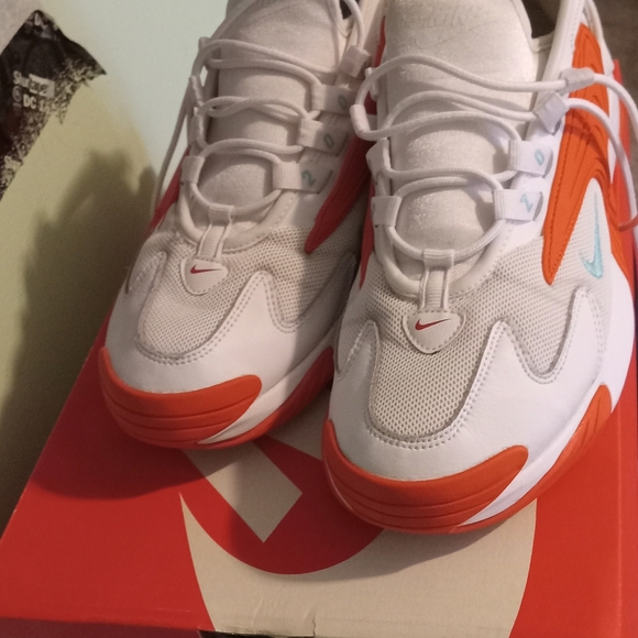 Nike Sneakers - White and Orange - Picture 4 of 5